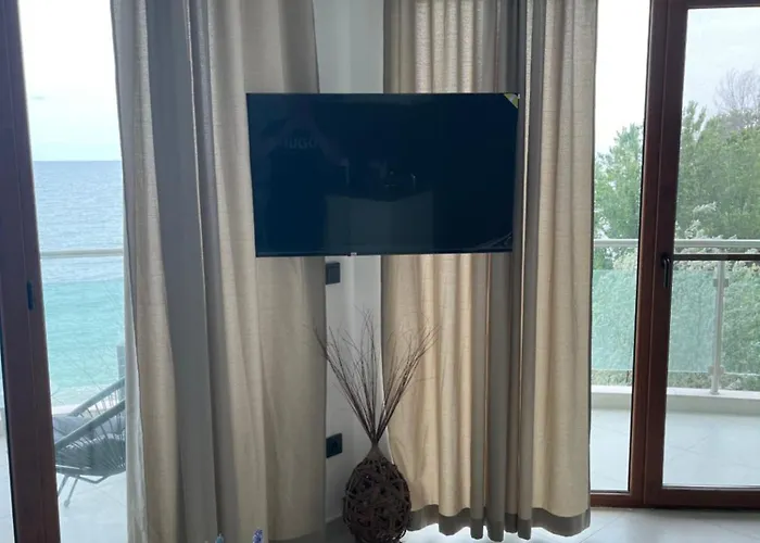 Апартамент Luxury Golf Coast With Sea View Топола